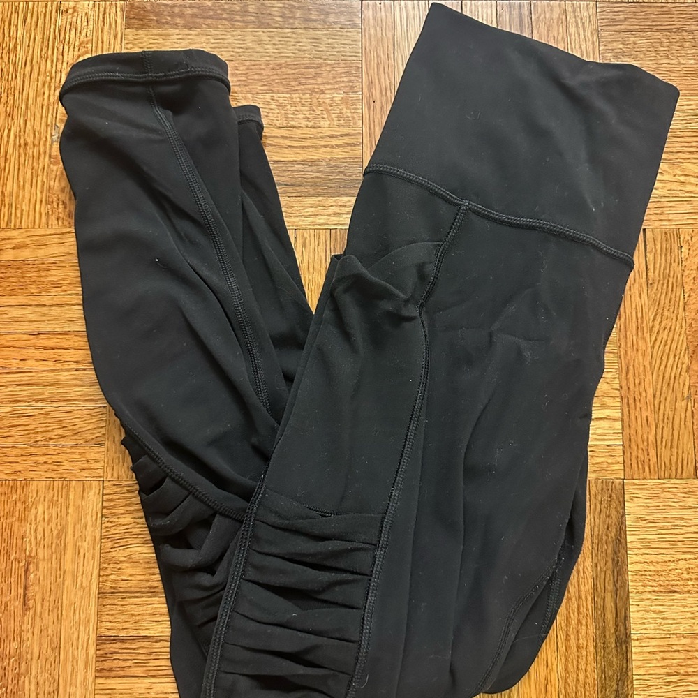 Athleta Black Ruched Salutation Stash 7/8 Leggings